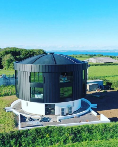 Вид с высоты птичьего полёта на водонапорную башню после её реконструкции. (Courtesy of Rob Hunt)