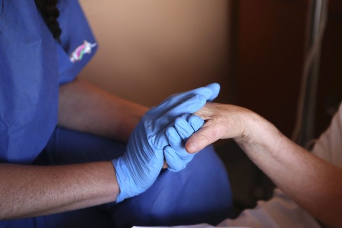 FDA заявило, что готовящиеся к выпуску вакцины от COVID-19 защитят от новых штаммов