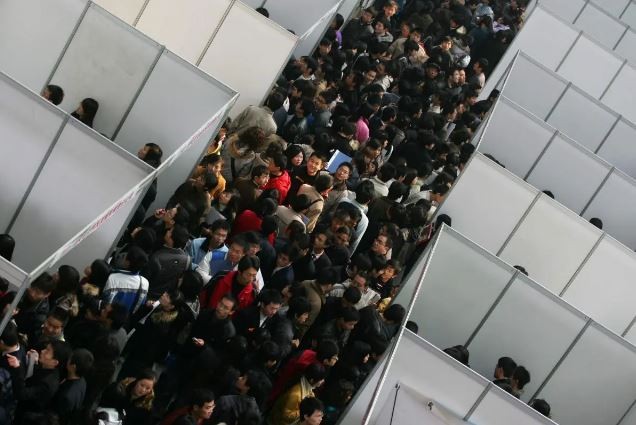 Новый закон о патриотическом воспитании призван подавить социальные волнения и антикоммунистические настроения в Китае